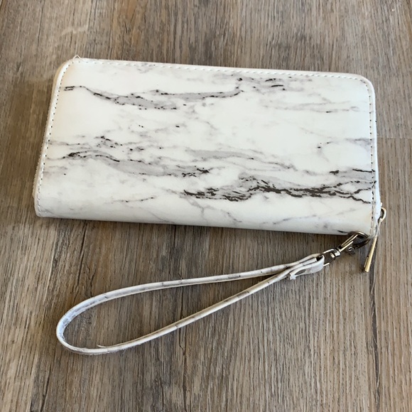 Ardene wallet - Picture 2 of 4